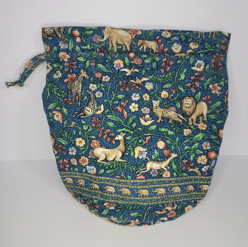 VERA BRADLEY ANIMAL KINGDOM DITTY BAG LINED WATERPROOF DRAWSTRING TRAVEL SACK
